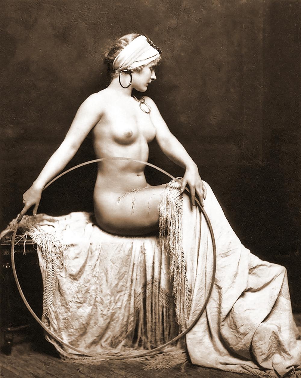 25P Vintage nude 4