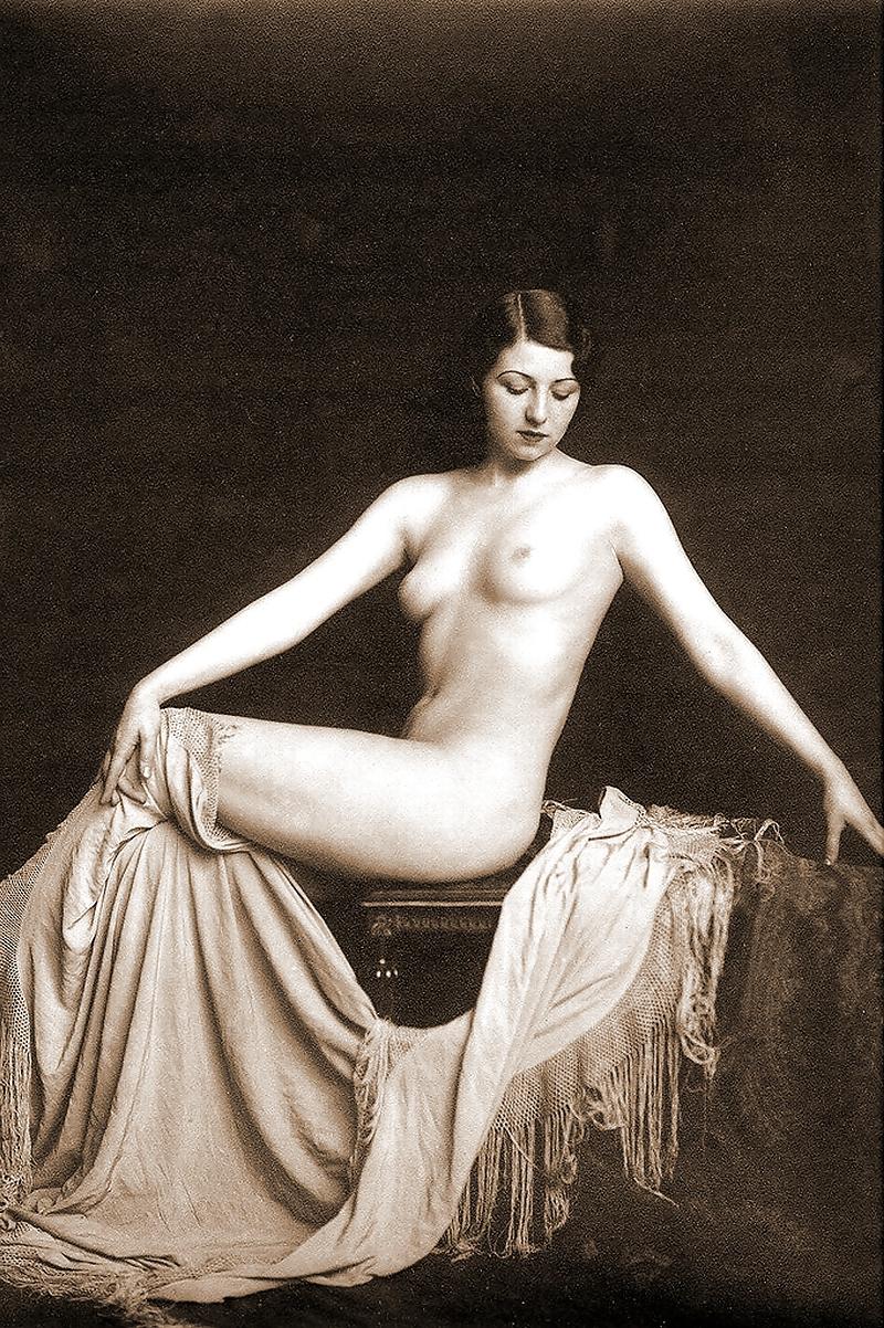 25P Vintage nude 4