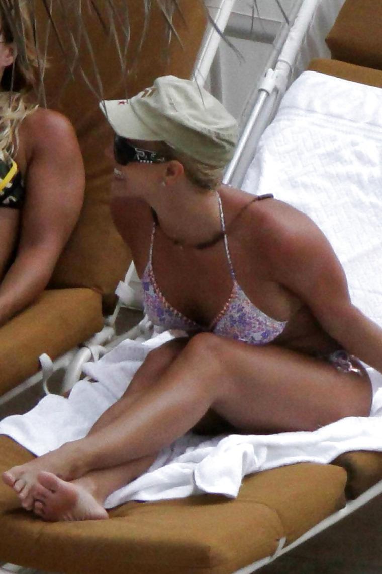 25P Britney Spears Foot Pics