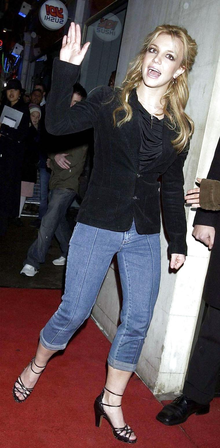 25P Britney Spears Foot Pics