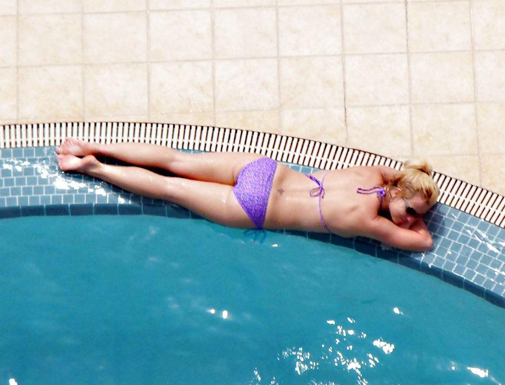 25P Britney Spears Foot Pics