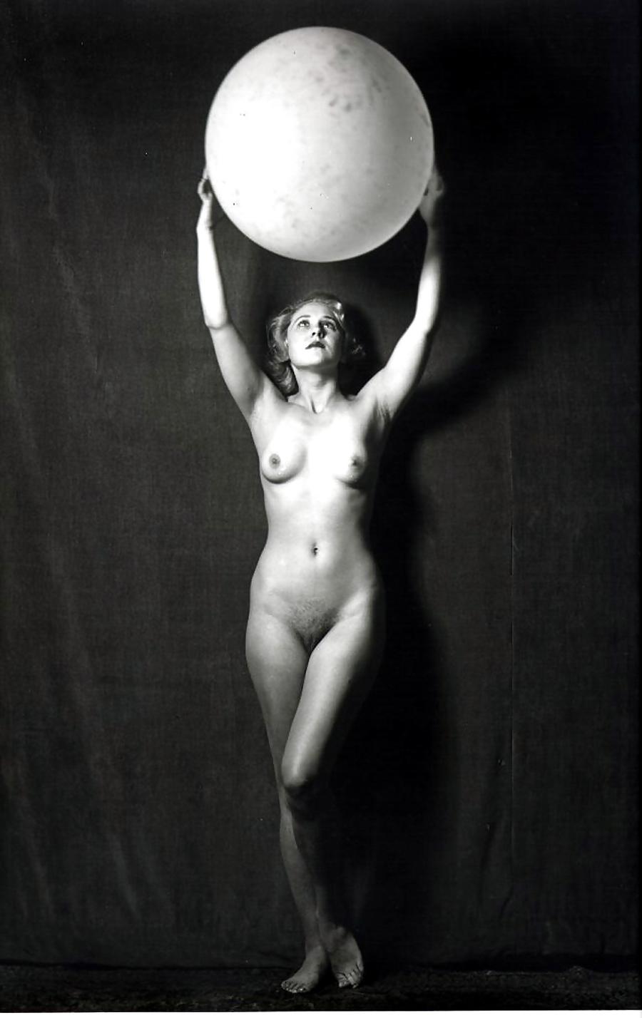 20P Vintage nude 1