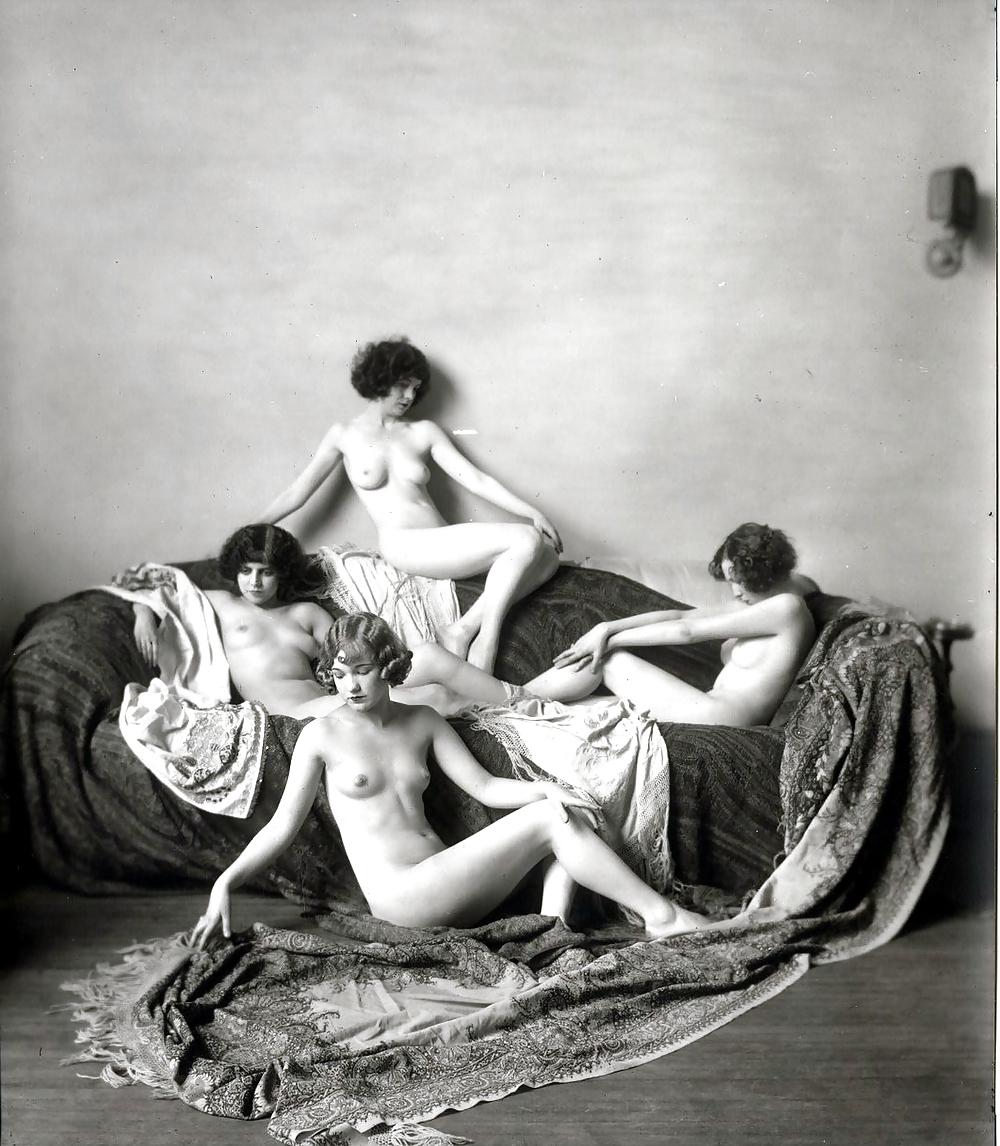 20P Vintage nude 1