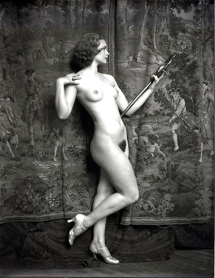 20P Vintage nude 1