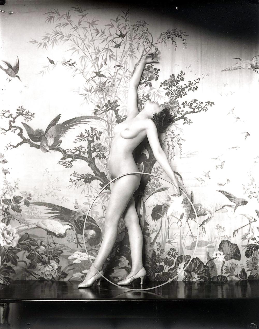 20P Vintage nude 1