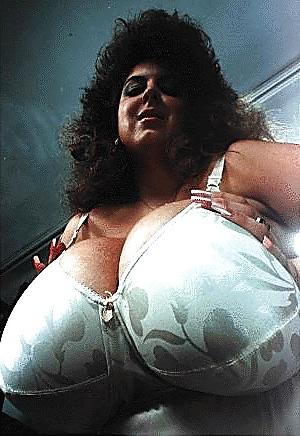 25P Susie Sparks (Vintage BBW, huge juggs)