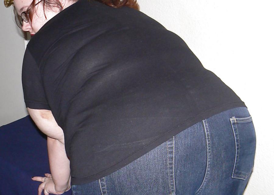 13P SSBBW stripping and posing