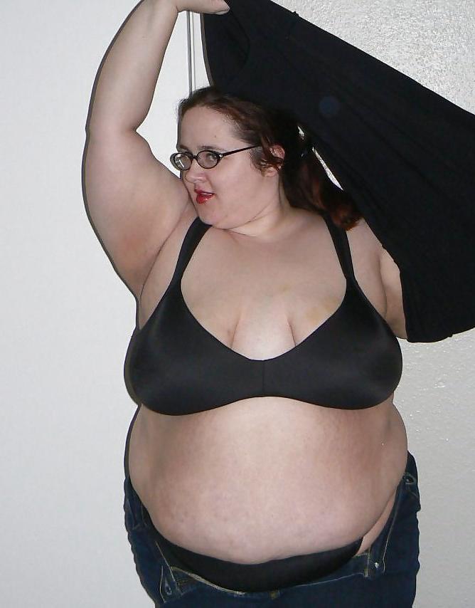 13P SSBBW stripping and posing