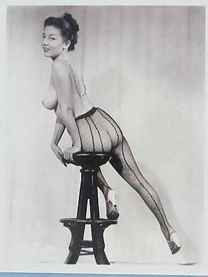 25P Lovely vintage women 24