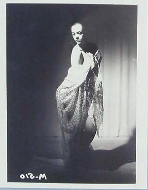 25P Lovely vintage women 24