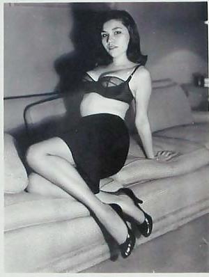 25P Lovely vintage women 24