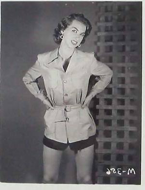 25P Lovely vintage women 24