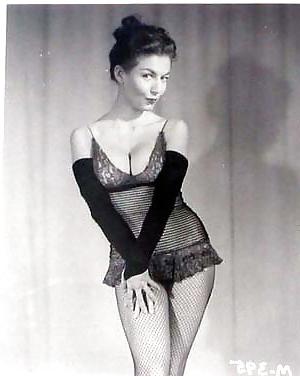 25P Lovely vintage women 24
