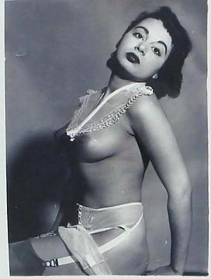 25P Lovely vintage women 24