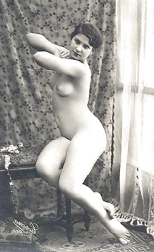 25P Lovely vintage women 25