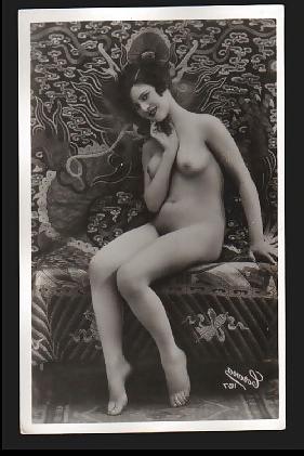 25P Lovely vintage women 25