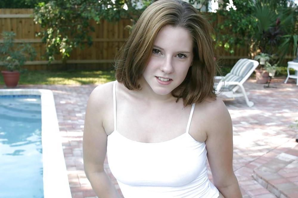 21P Gab at the pool