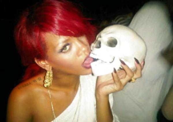 9P Celebrity Tongues