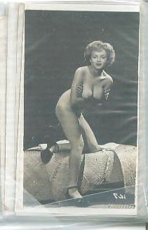 25P Lovely vintage women 31