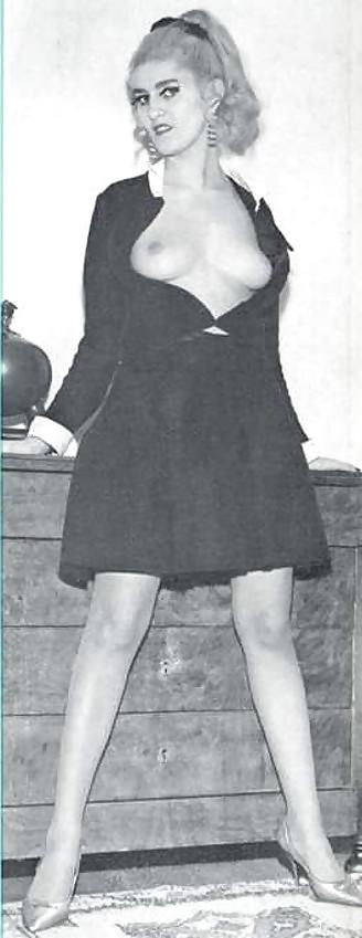 25P Lovely vintage women 31