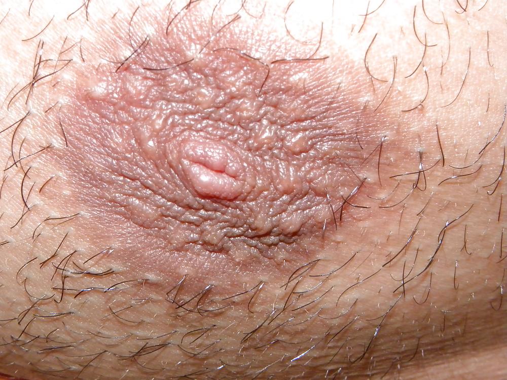 8P GUY WITH FLAT TITS - NO NIPPLES STICKING OUT