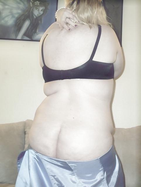 25P Goth Plumper strips after her Prom