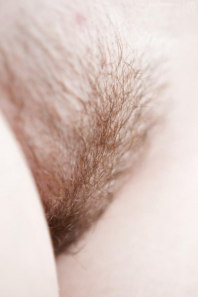16P Zum ersten Mal nackt für das Amateurmädchen Laria und ihre großen, natürlichen Titten