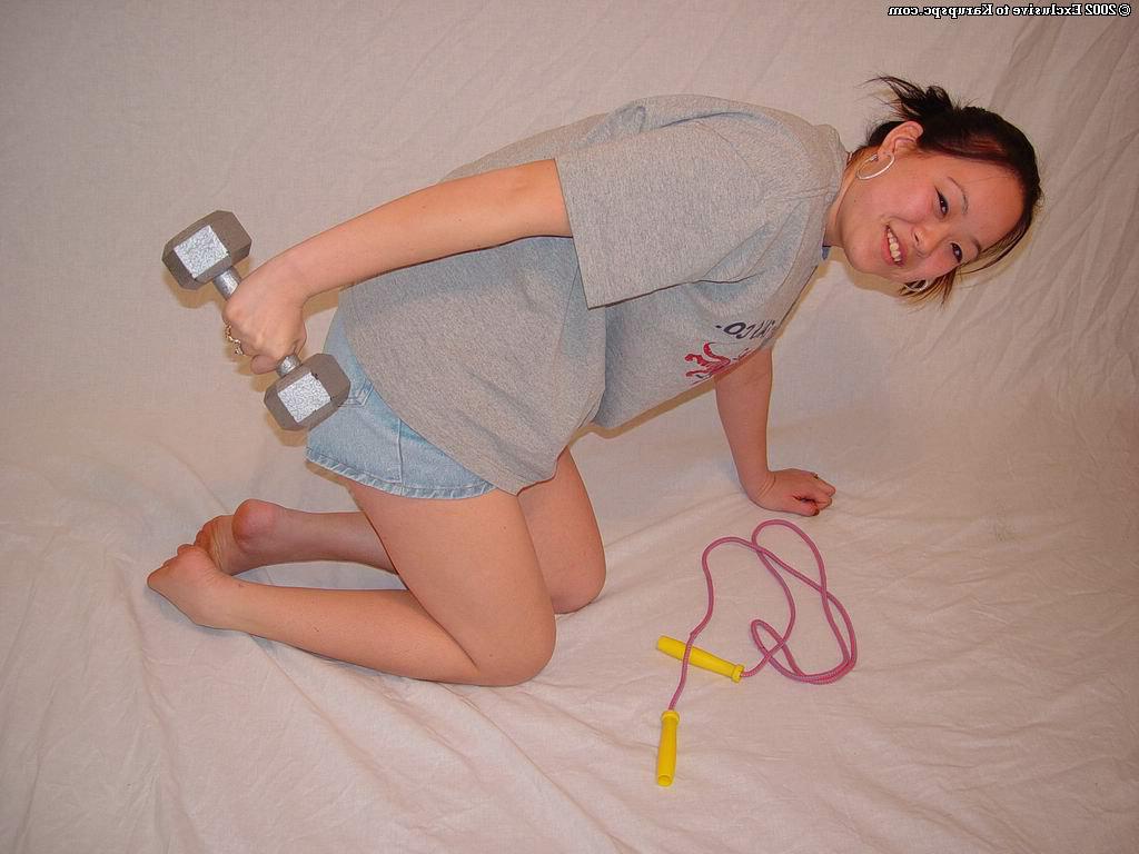 16P Asian teenager China is getting naked and playing with toys!