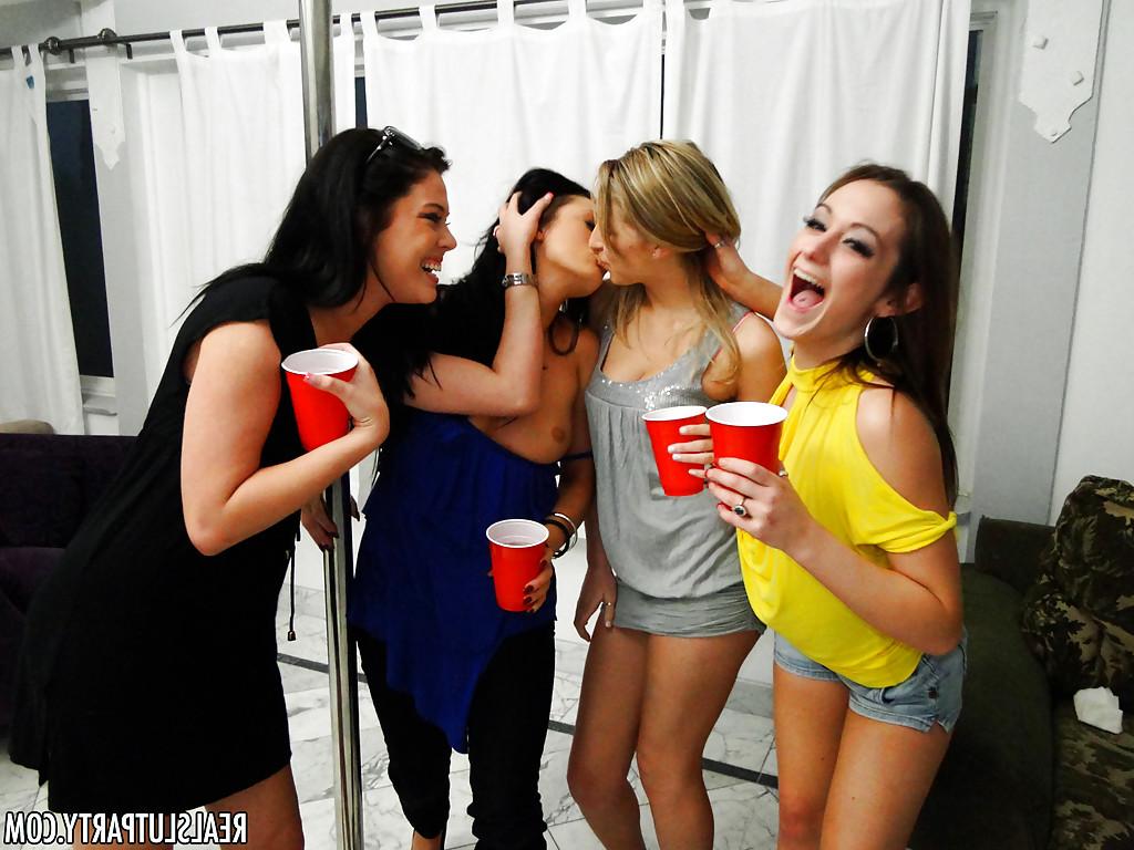 16P Drunks sweeties have a groupsex with a lucky lad at the house party