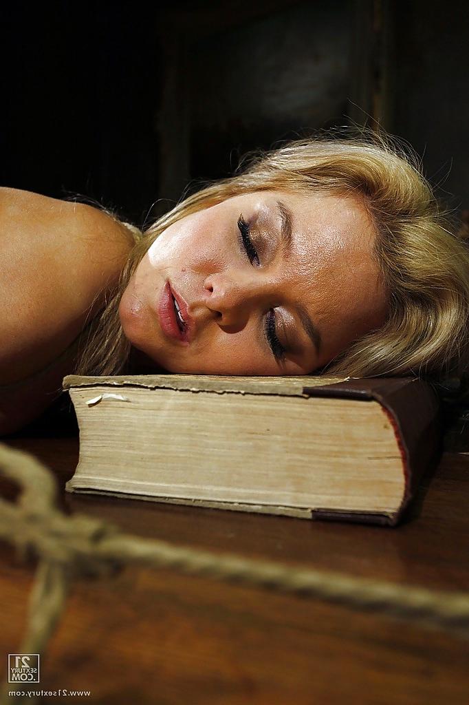 16P Hot mistress Kathia Nobili is toying her Salome to maximum humiliation