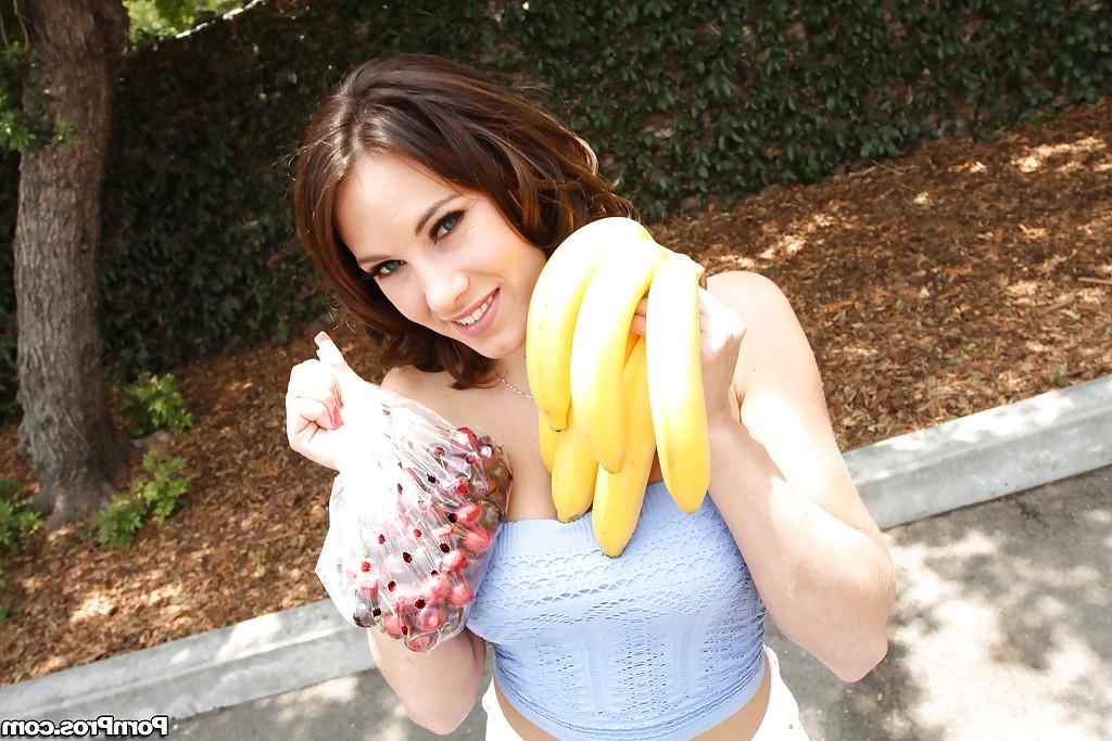 16P Beautiful babe with tiny tits Dahlia Sin fucks a big dick with bukkake