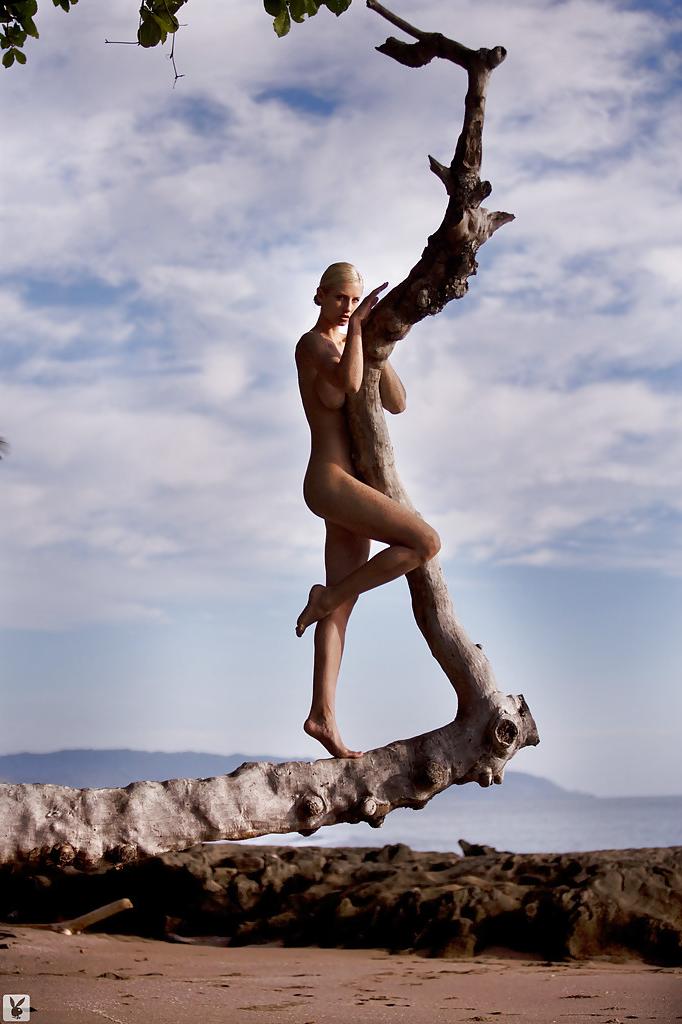 16P Kicky blonde with flawless curves Stanislava Kopackova posing nude outdoor