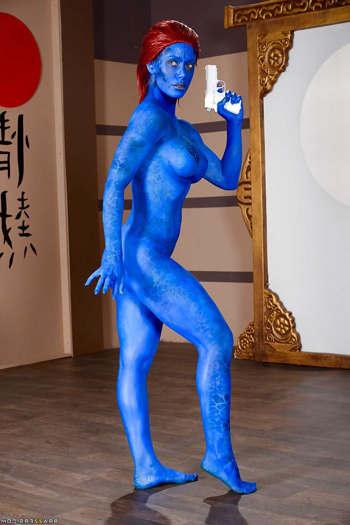 16P Redhead fetish babe Nicole Aniston flaunting big naked tits in body paint