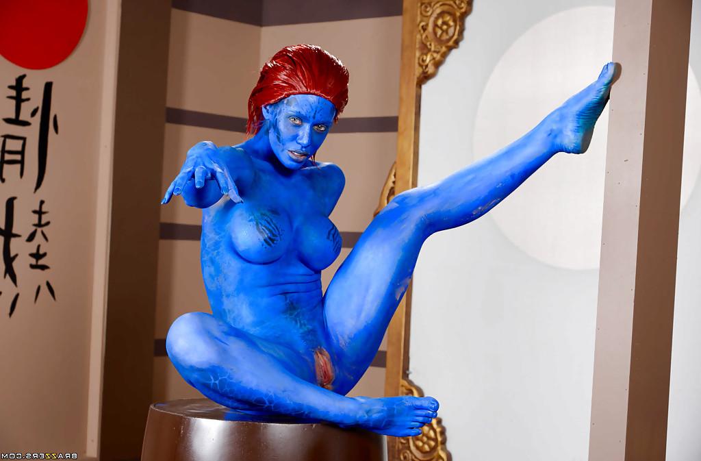 16P Redhead fetish babe Nicole Aniston flaunting big naked tits in body paint