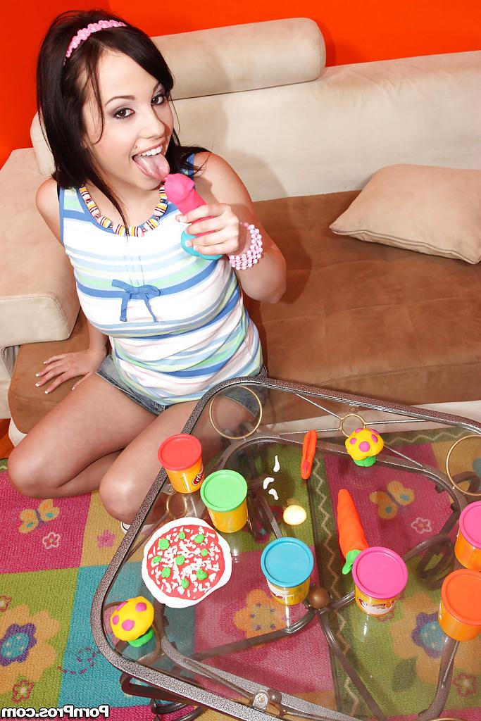 16P Slender teen with innocent smile Lindy Lane is playing so hot