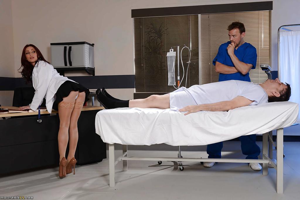 16P MILF doctor Monique Alexander sucks male nurse's long penis