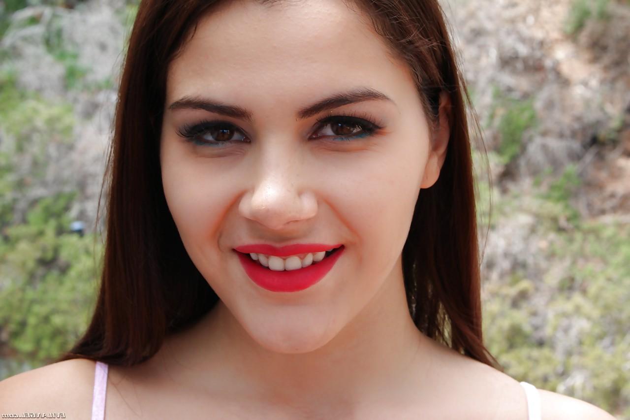 15P Curvy Euro female Valentina Nappi loosing big white butt from yoga pants