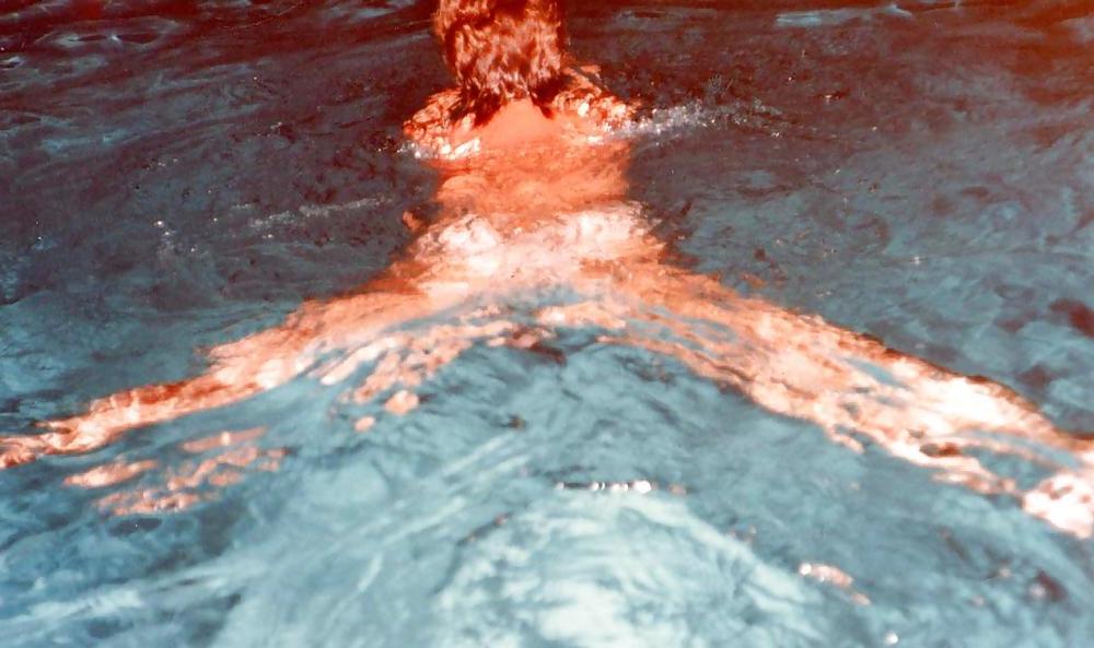 9P Fun in the pool