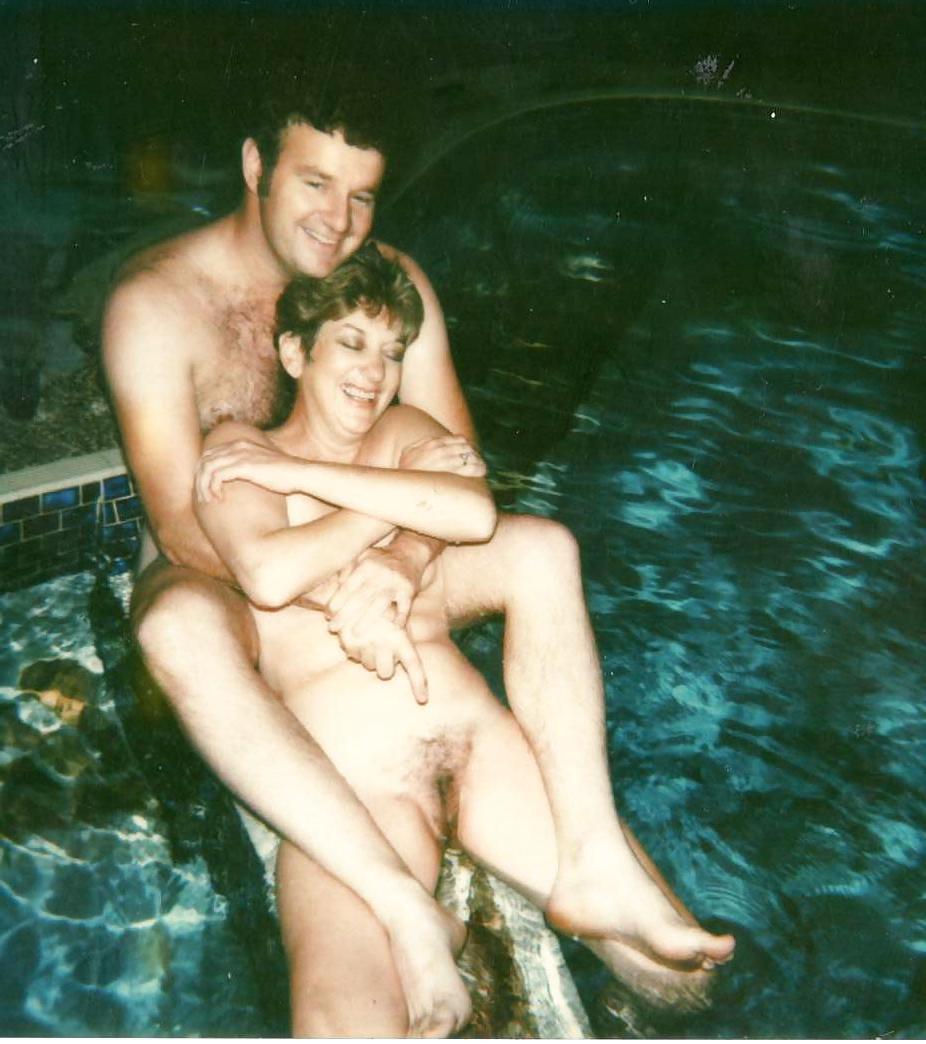9P Fun in the pool
