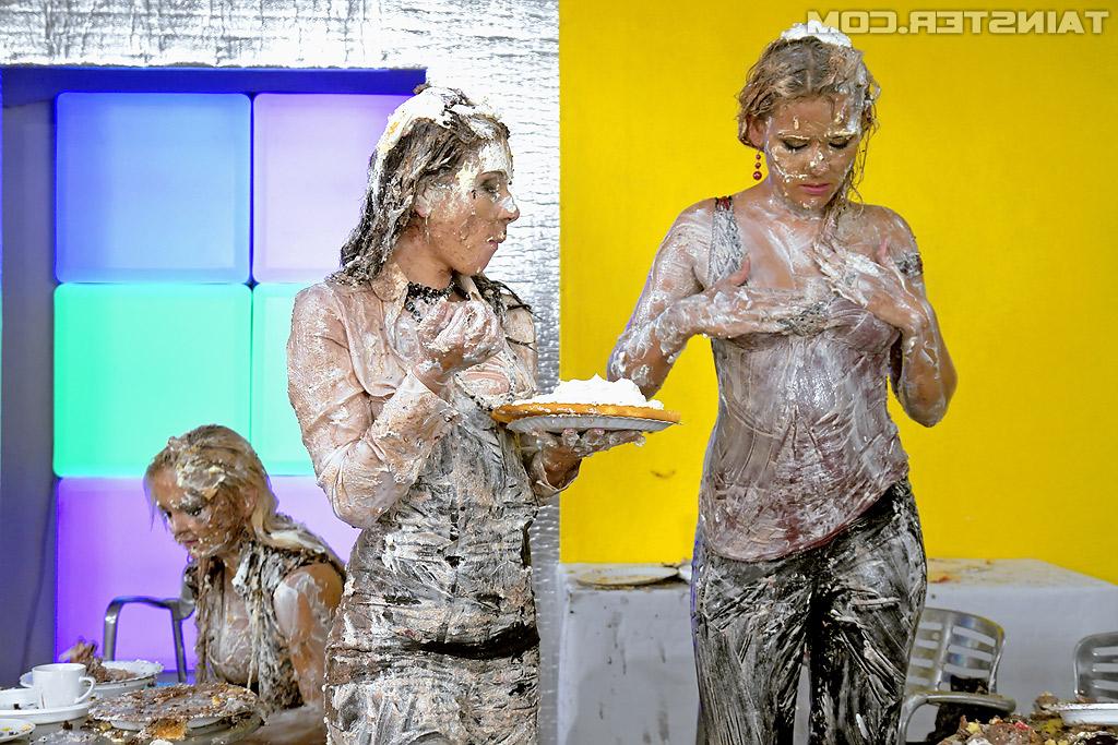 16P Ravishing fully clothed european fetish gals are into messy foodplay