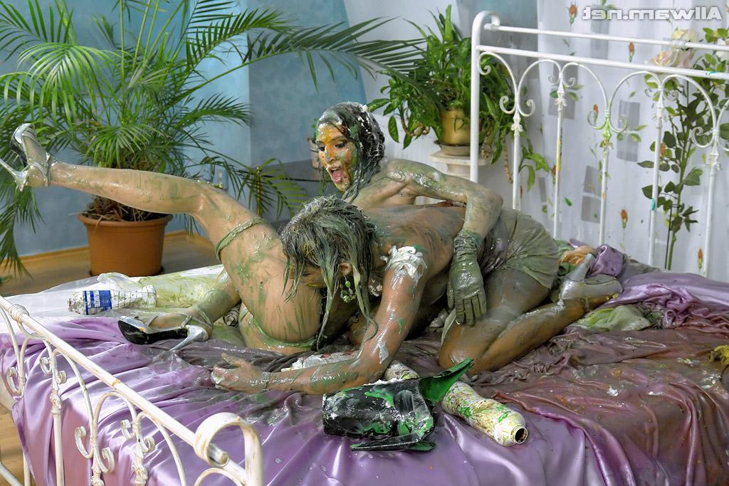 16P European fetish babe Kitty Saliery has some messy fun with her female friend
