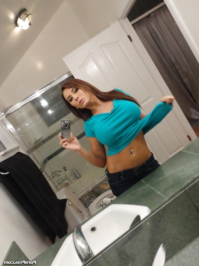 16P European ex-girlfriend Madison Ivy taking selfies in mirror while undressing