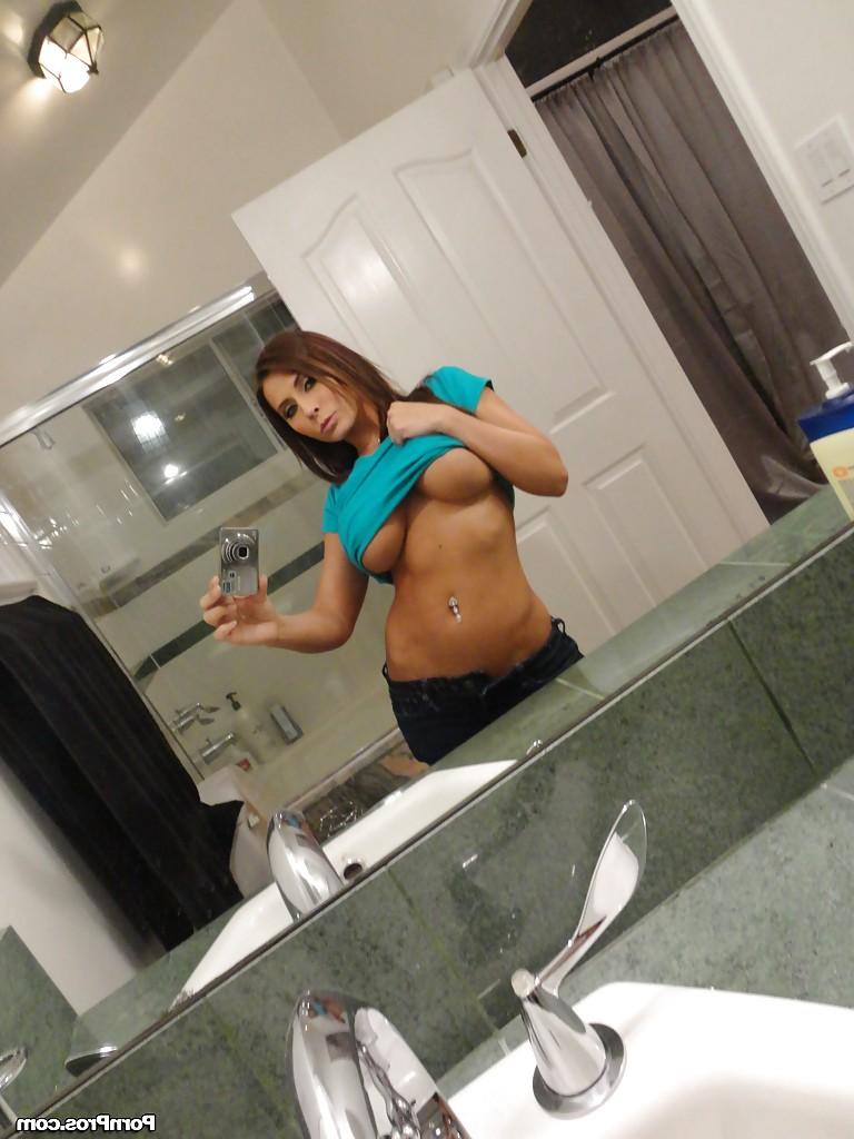 16P European ex-girlfriend Madison Ivy taking selfies in mirror while undressing
