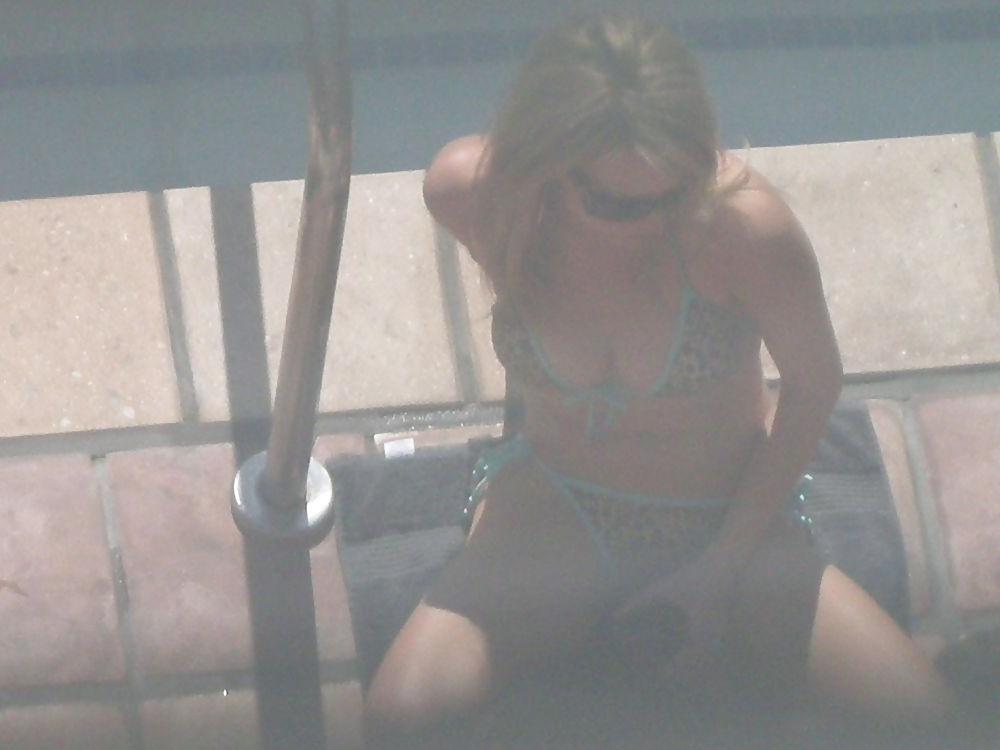15P Sluts by the pool-Voyeur-Please rate and cooment 