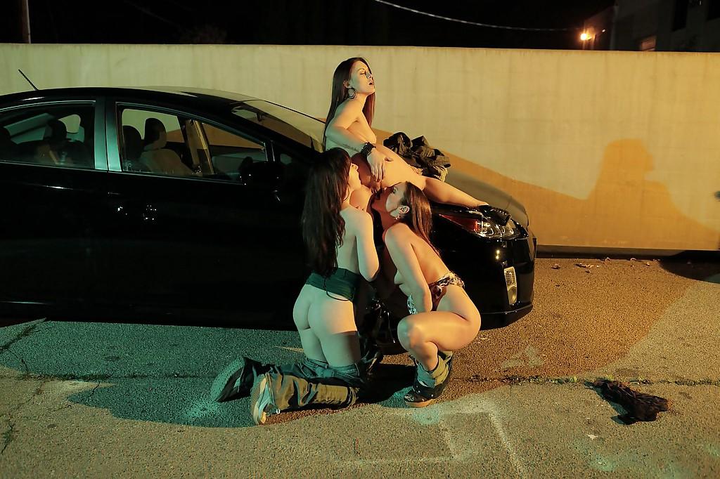 12P Samantha Ryan is having a lesbian threesome with her hot babes