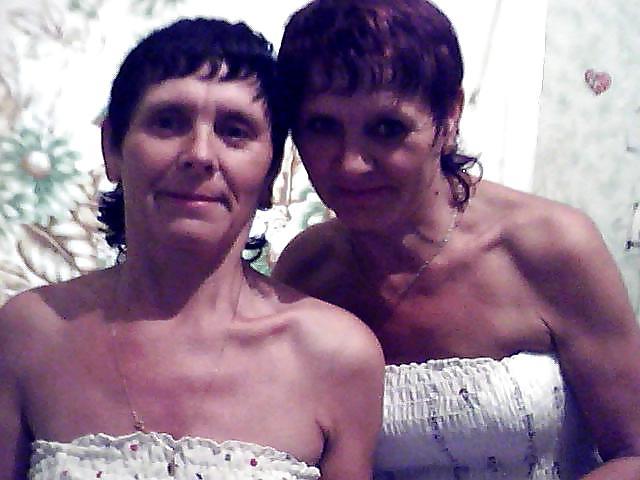 8P Russian milf posing