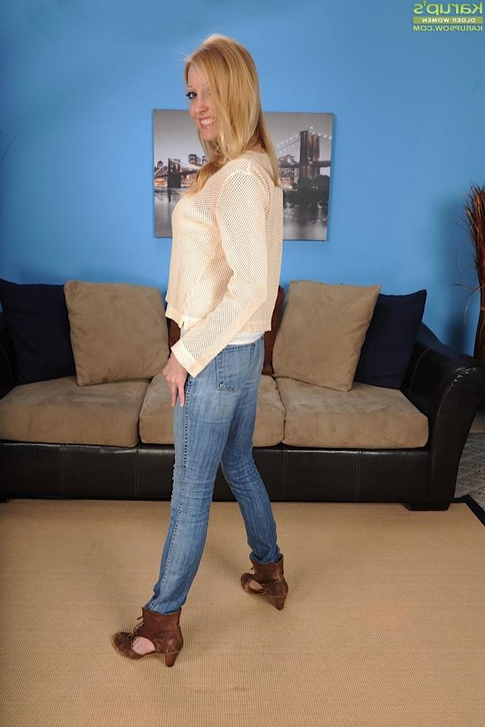 16P Blonde babe Elle Kenelle revealing big MILF tits in denim blue jeans