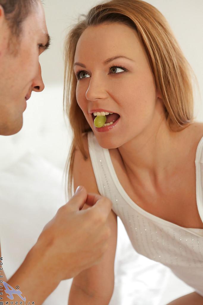 14P Alisson is enjoying an hardcore fuck with her new boyfriend