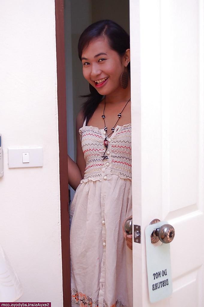 12P Innocent teen Asian tranny showcasing her hot ass in high heels
