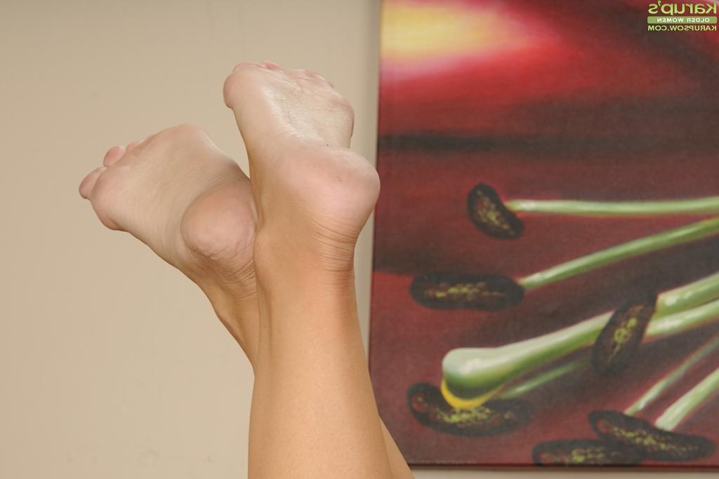 15P Pretty hot close-up undressing with a slender brunette Molly Matthews